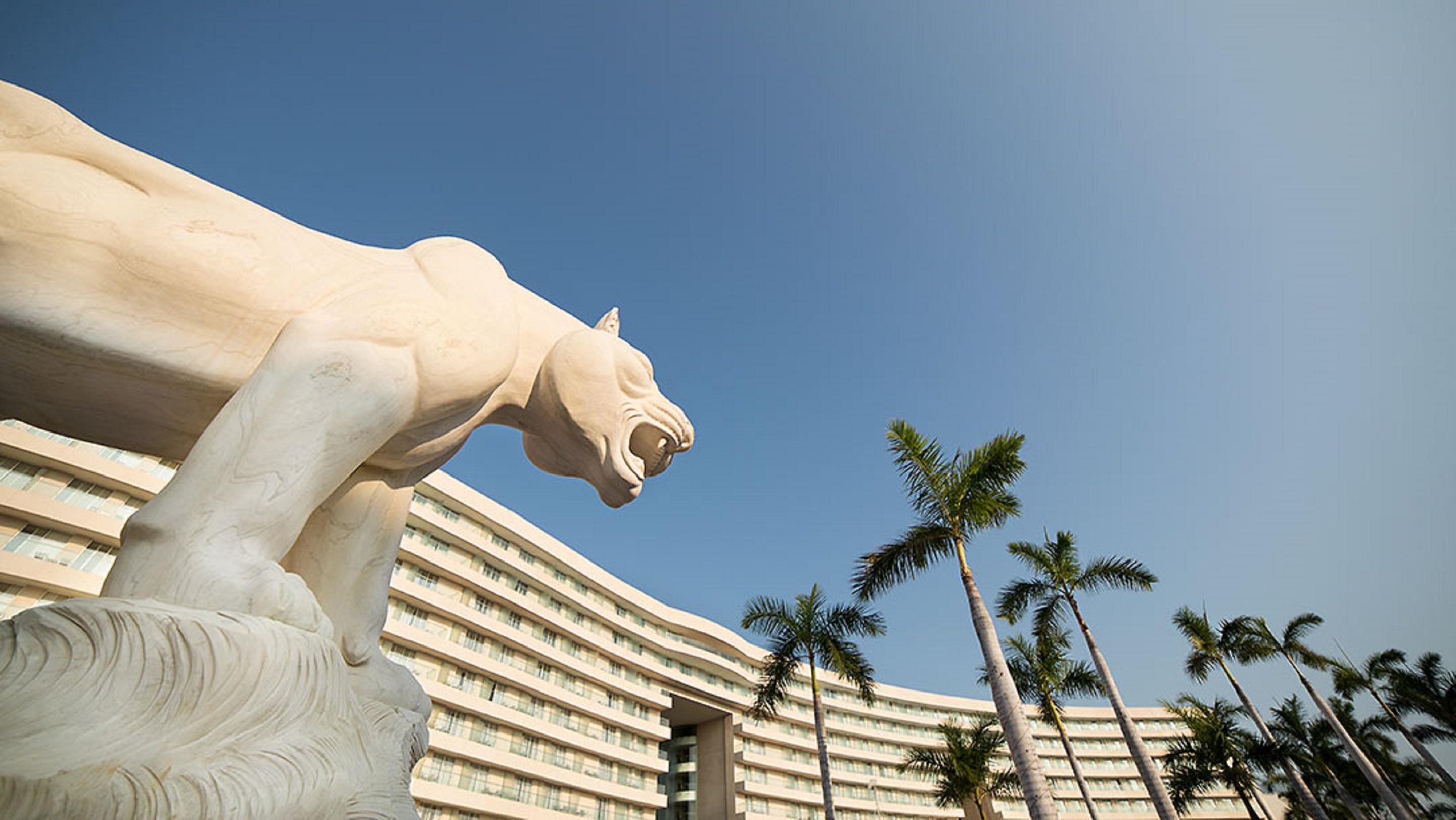 Palacio Mundo Imperial Riviera Diamante Acapulco Exteriér fotografie The MGM Grand Hotel