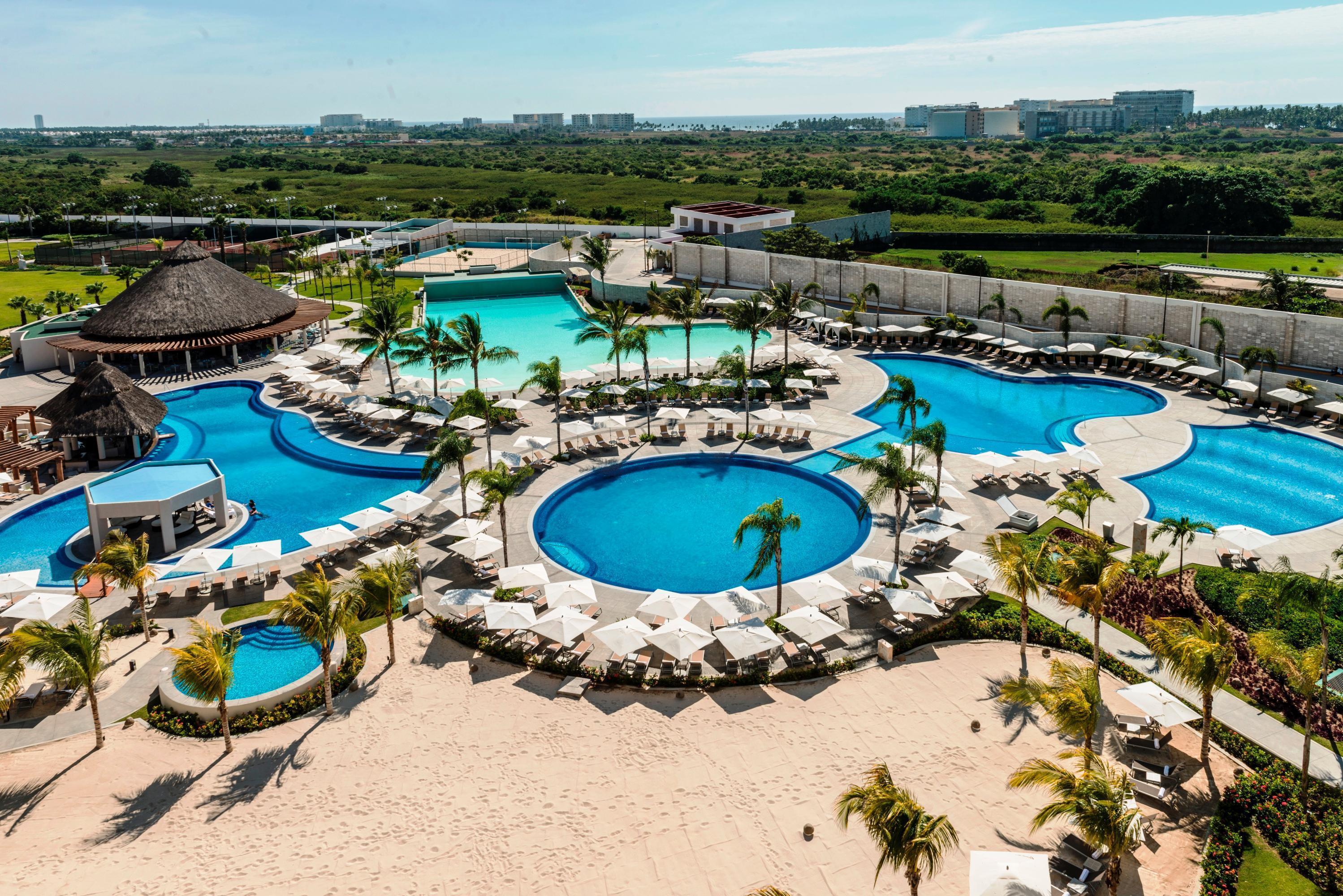 Palacio Mundo Imperial Riviera Diamante Acapulco Exteriér fotografie Aerial view of the resort